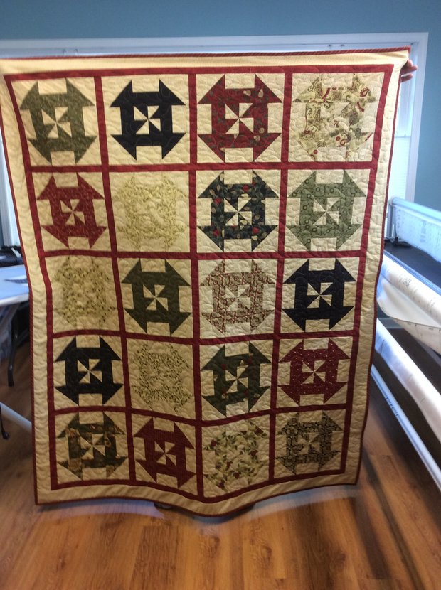 Christmas Throw - Red & Gold by 
Della Cronkrite