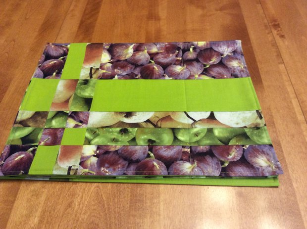 Placemats - Figs (4) by 
Della Cronkrite