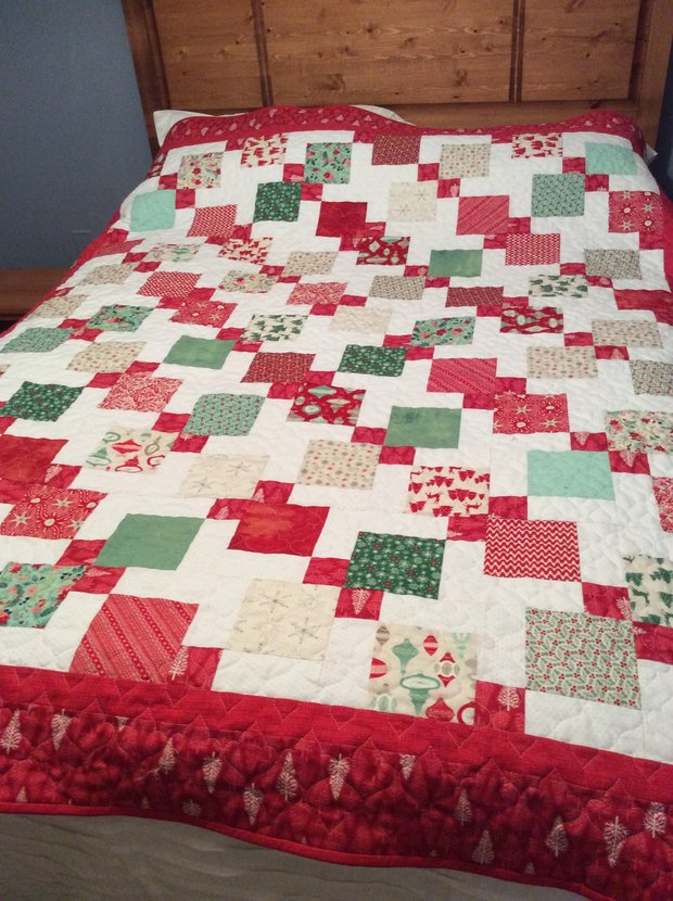 Christmas Throw - Red & Green by 
Della Cronkrite
