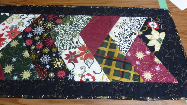 Table Runner - Christmas Braid by 
Della Cronkrite