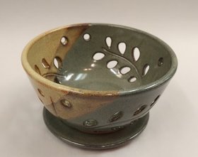 Expressions In Pottery @ Imagine That! Artisans' Designs Mar 8 2019 - Jun 26th @ Imagine That! Artisans' Designs