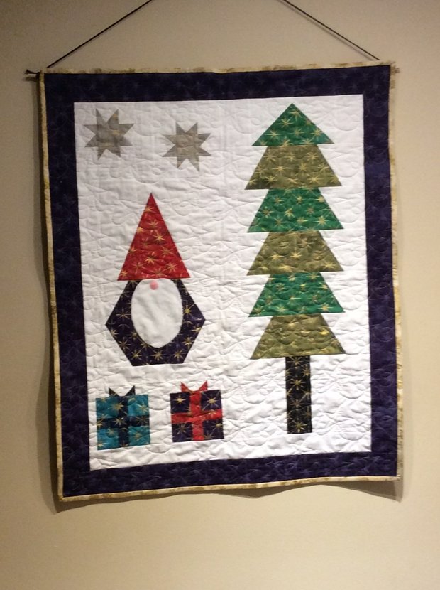 Wallhanging Gnome Christmas Medium by 
Della Cronkrite