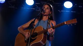 Lola Parks at Lucky Bar: Hang On
