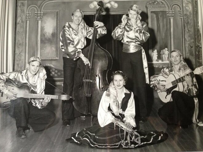 Profile Image: The Harmonettes