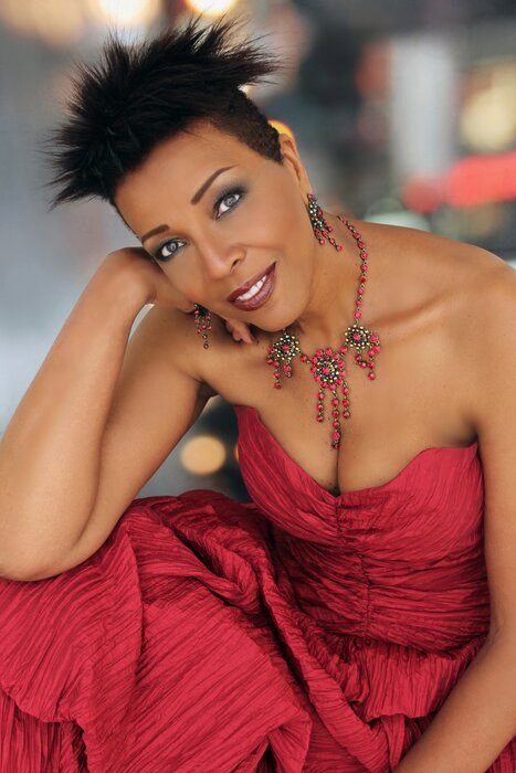 Profile Image: Dee Daniels
