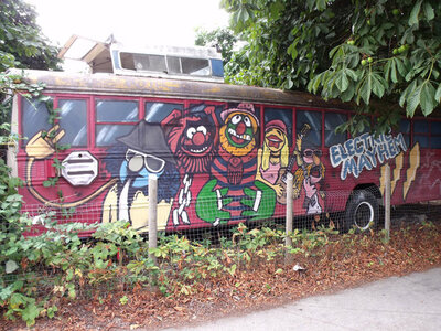 tour bus for Electric Mayhem by 
Peter Allen