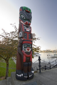 Kwakiutl Bear Pole by 
Henry Hunt