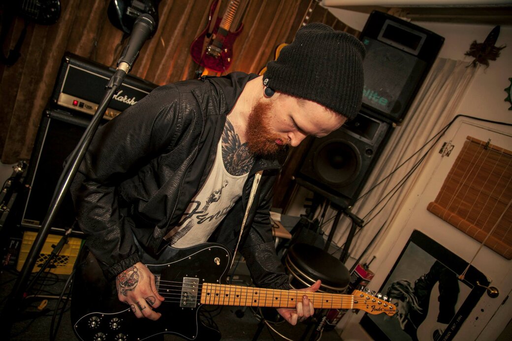 Profile Image: Damian Hooper
 "Damian Anthony"