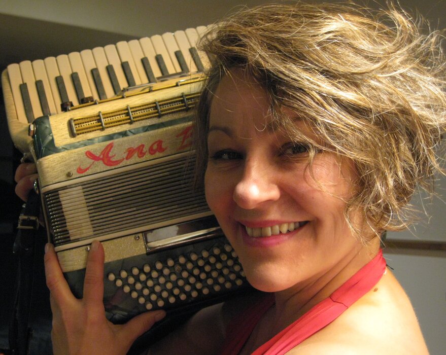 Profile Image: Ana Bon Bon