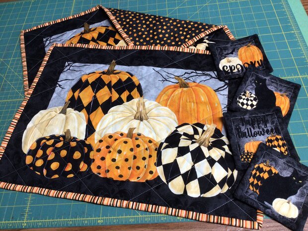 Pumpkin Placemats (2) by 
Della Cronkrite