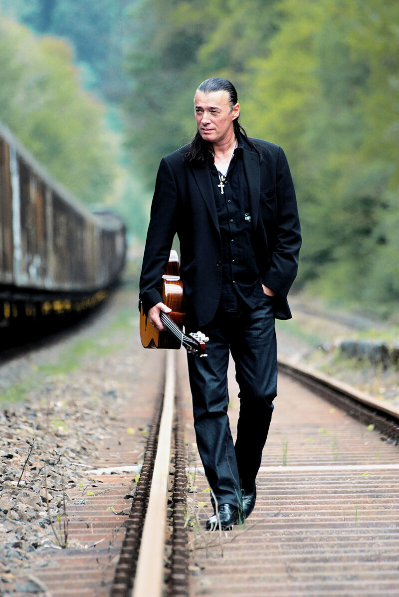 New Guest Host Lulo Reinhardt: International Guitar Night @ Cowichan Performing Arts Centre Jan 27 2017 - May 20th @ Cowichan Performing Arts Centre