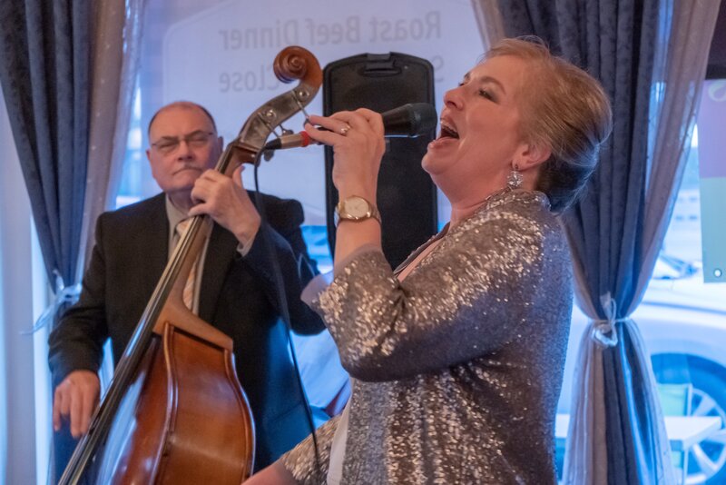 Classic but Playful with Heather and friends: Heather Ferguson, Joey Smith (on bass), Jan Stirling @ Oaks Restaurant and Grill Nov 1 2019 - May 8th @ Oaks Restaurant and Grill