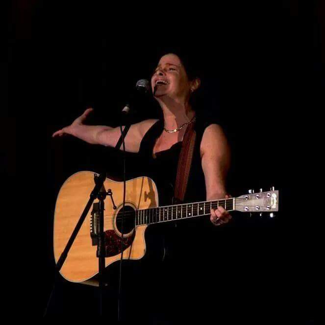 Open Mic With Maxine @ The Monkey Tree Pub Nov 27 2016 - May 8th @ The Monkey Tree Pub