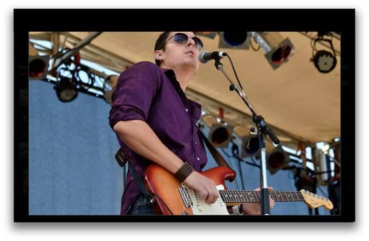 The Aaron Wood Duo @ Charles Dickens Pub Apr 8 2017 - May 7th @ Charles Dickens Pub
