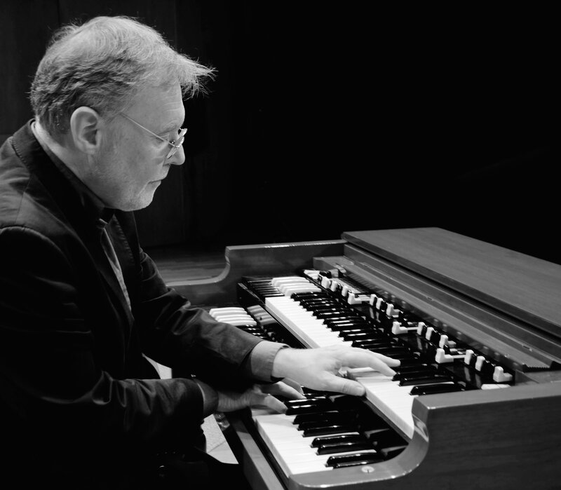 Sunday Series Presents A groove session with Dr. Genge!: Tony Genge, Peter Dowse, Kelby MacNayr @ Hermann's Jazz Club Aug 27 2017 - May 22nd @ Hermann's Jazz Club