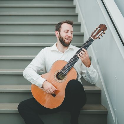 Victoria Guitar Society presents acclaimed classical guitarist Adam Cicchillitti: Adam Cicchillitti @ Online Apr 10 2021 - May 6th @ Online