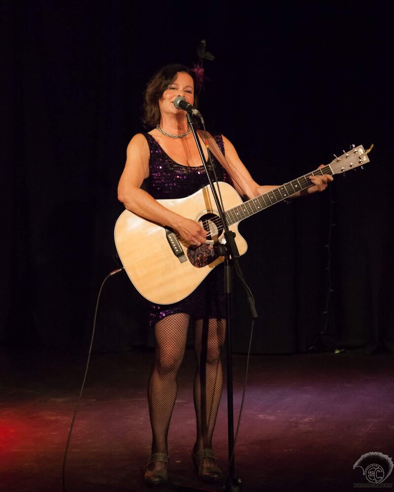 Open Mic  & Jam With Maxine! @ The Phoenix Bar and Grill Sep 20 2016 - Jun 5th @ The Phoenix Bar and Grill