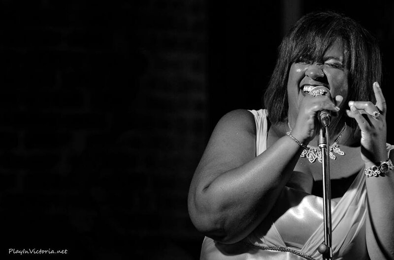 Tin Pan Alley: Maureen Washington, Tom Vickery @ Hermann's Jazz Club Sep 4 2016 - May 8th @ Hermann's Jazz Club