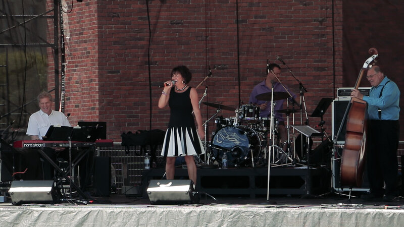Summer Concert in the Park: Edie DaPonte, Damian Graham, Karel Roessingh, Joey Smith @ cameron bandshell Beacon hill park Aug 12 2018 - Jun 9th @ cameron bandshell Beacon hill park