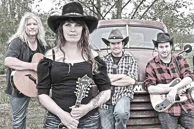 Brookswood Country Band (Fri/Sat) @ Tudor Ale House Pub Apr 4 2014 - May 8th @ Tudor Ale House Pub