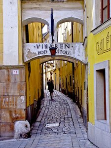 Vinaren by 
Neil A Fatin