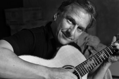 Ellis Paul @ The Rogue Folk Club May 24 2018 - Jul 11th @ The Rogue Folk Club