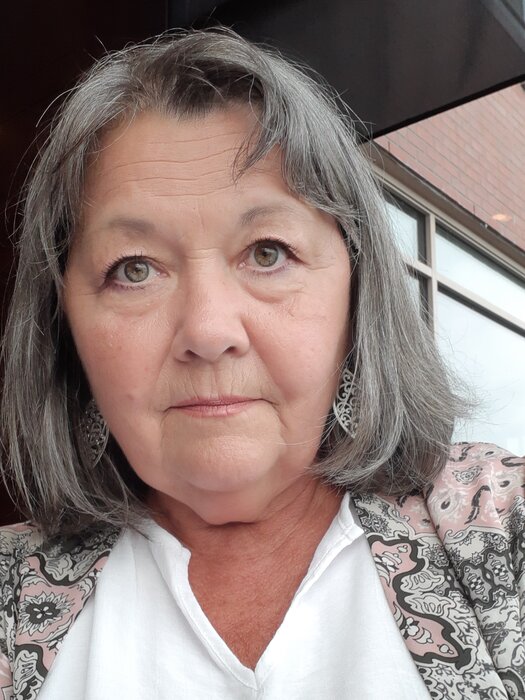 Profile Image: Sharlene Stushnov-Lee