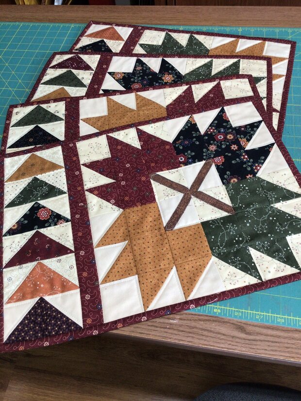 Maple Leaf Placemats (4) by 
Della Cronkrite
