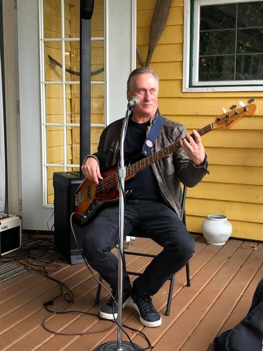 Profile Image: Dean Warren