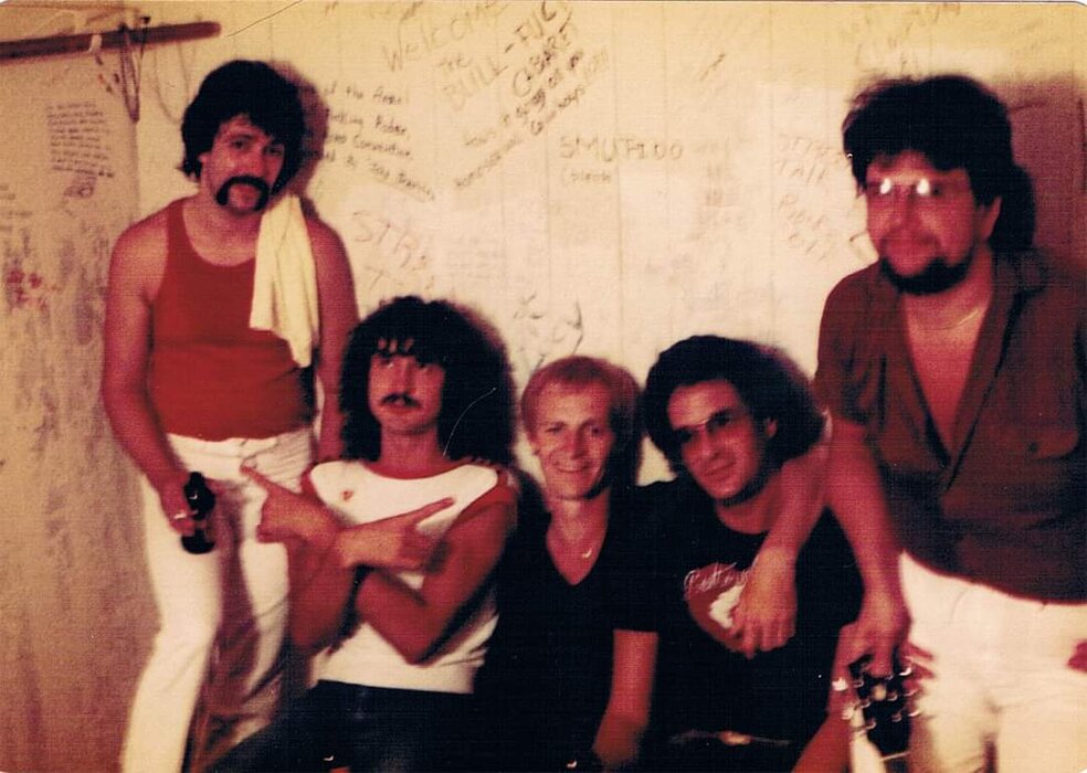 Profile Image: 44 Band