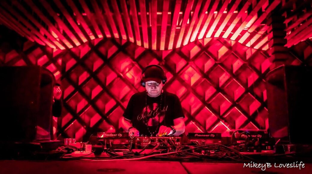 Profile Image: DJ Dan
