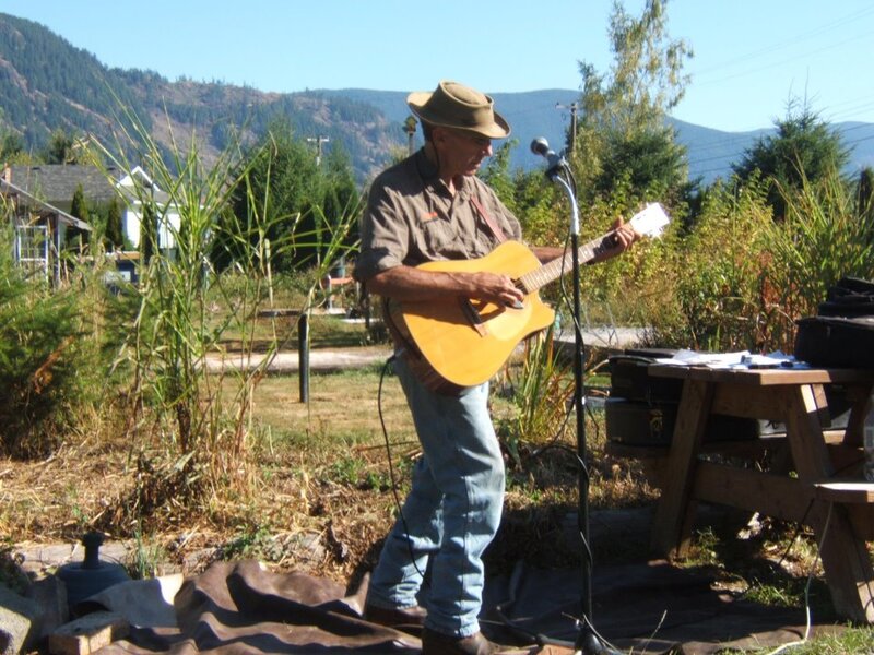 Honeymoon Bay Market: Busker Fredd @ Honeymoon Bay Market Aug 24 2013 - Jun 3rd @ Honeymoon Bay Market