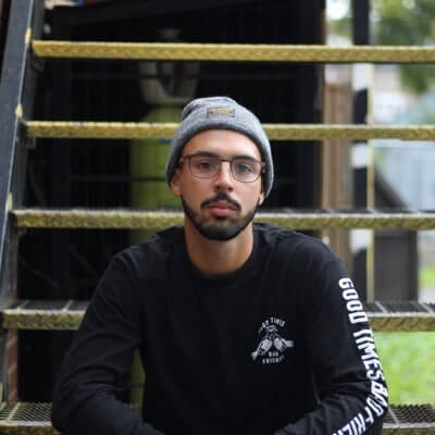 Matt Almeida - May 27th @ Musiikki Caf&eacute; & Whiskey Bar