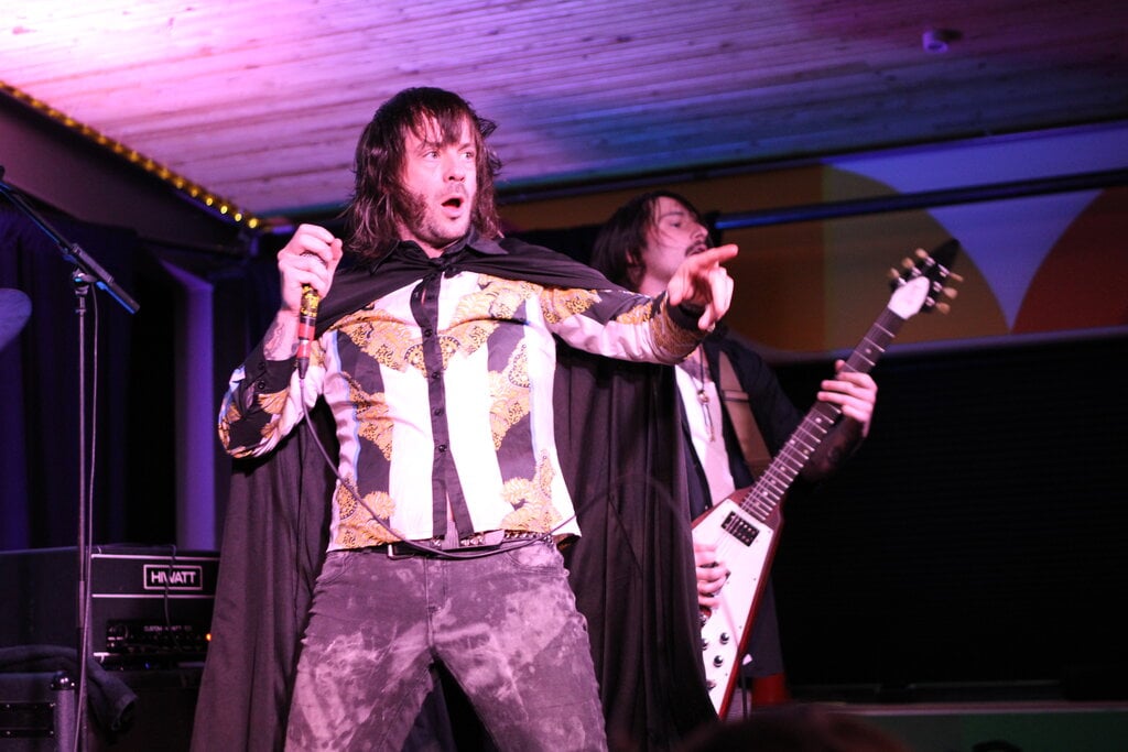 Bats in The Broom Factory: Bat Sabbath show review