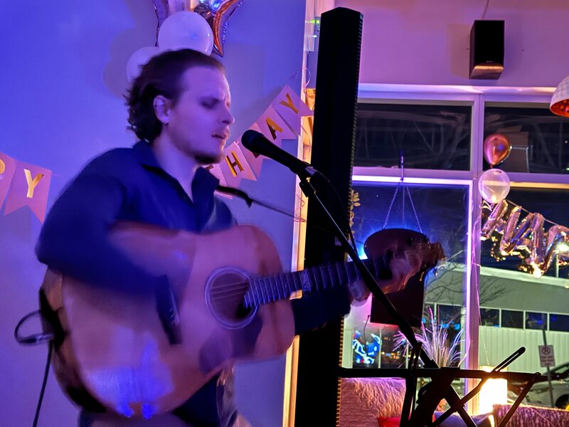Simon Webb @ La Vida Bistrobar and Social Apr 5 2024 - May 6th @ La Vida Bistrobar and Social