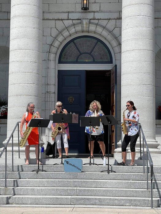 Profile Image: The Saxobelles