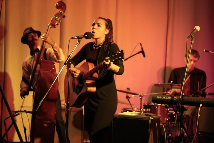 Profile Image: Pauline Edwards Band