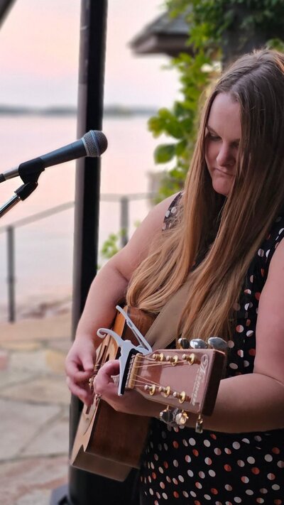 Teagan McLaren @ The Cove Inn Oct 8 2024 - May 9th @ The Cove Inn