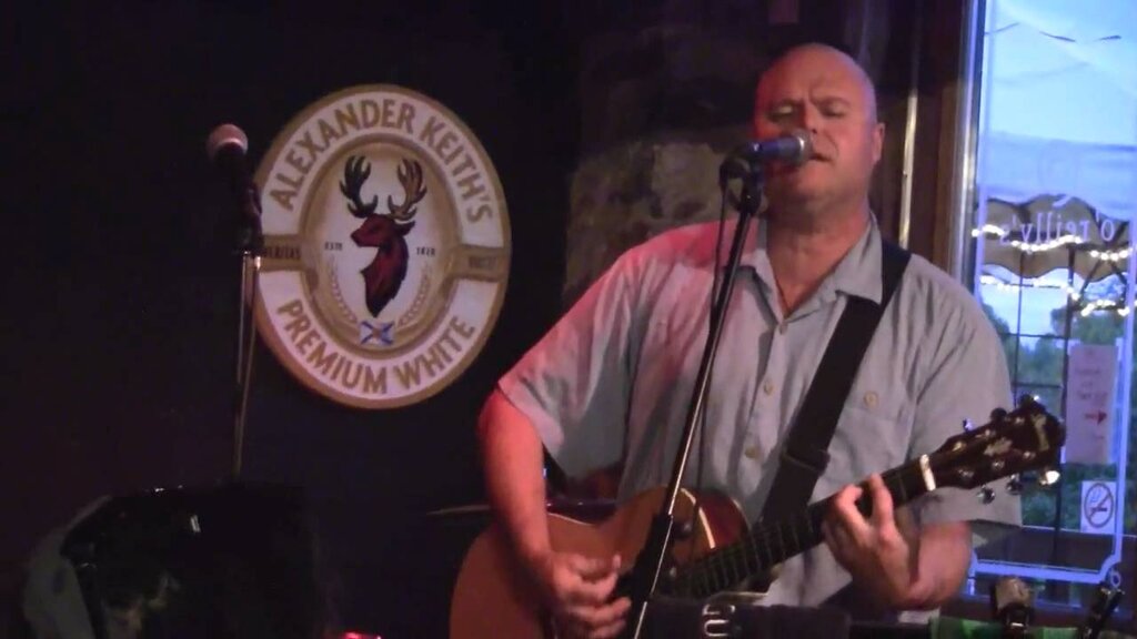 No Principals trio kicks off festive season in Westport with live performance