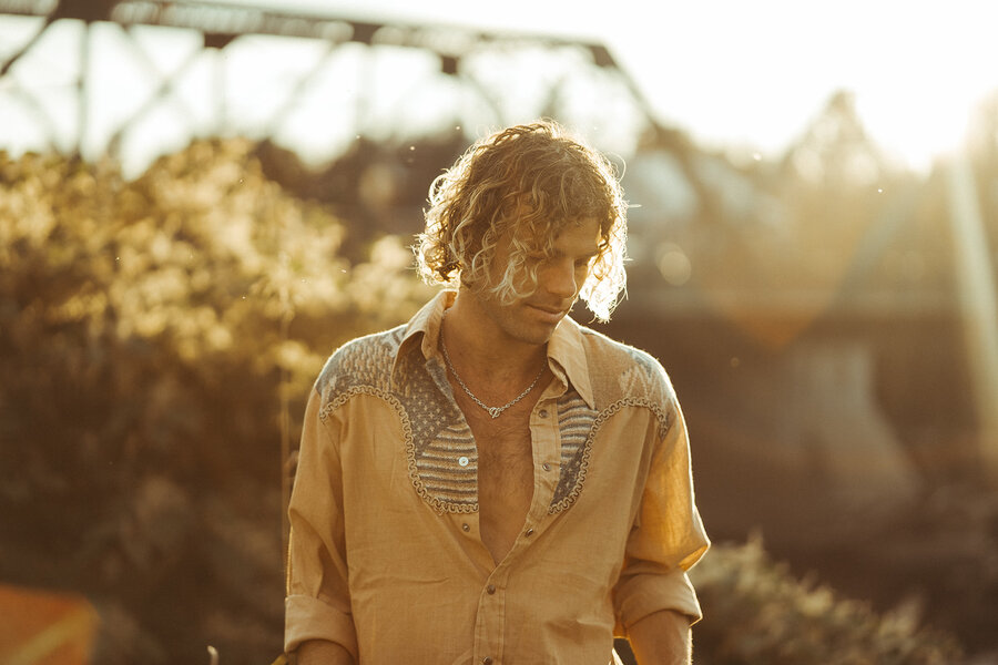 Kim Churchill Announces One-Week National Busking Tour