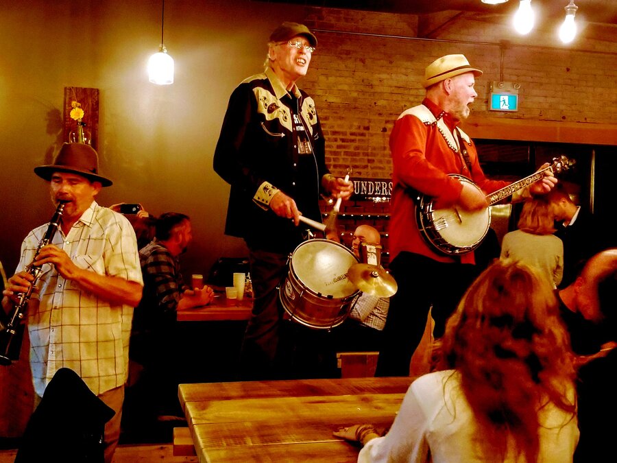 Swingin\' through the ages with Stu Pike