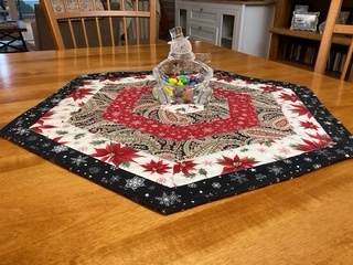 Table Topper Snowflakes by 
Della Cronkrite