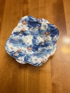 Bowl Cozy Elsa by 
Della Cronkrite