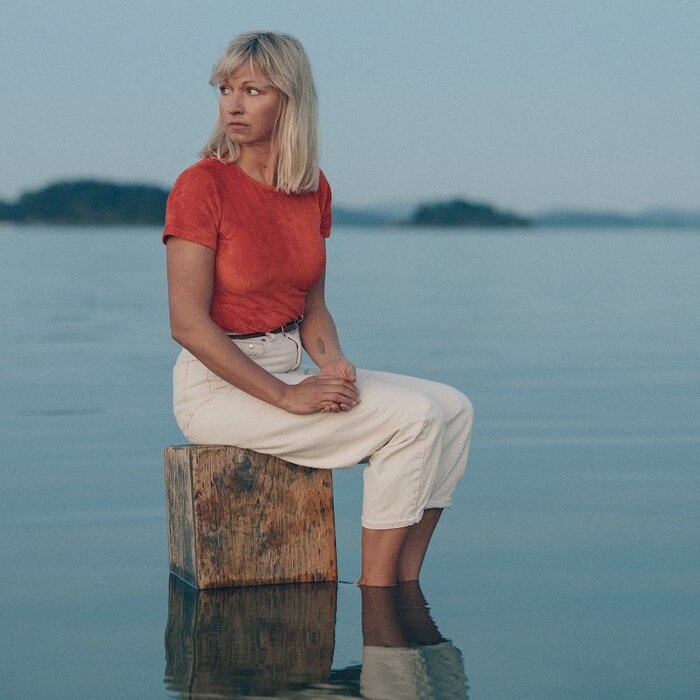 Profile Image: Ashleigh Ball